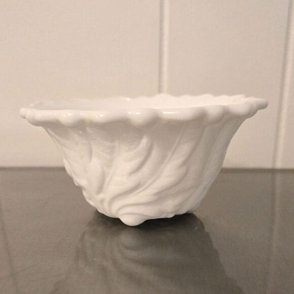 Indiana Wild Rose Glass Footed Taper Candle Holder - Picture 1 of 3